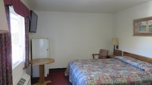 Eagle Rock Motel - image 3