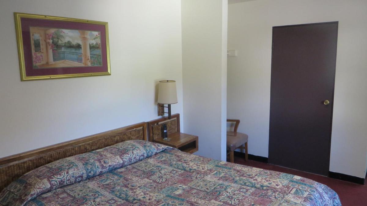 Eagle Rock Motel - image 4