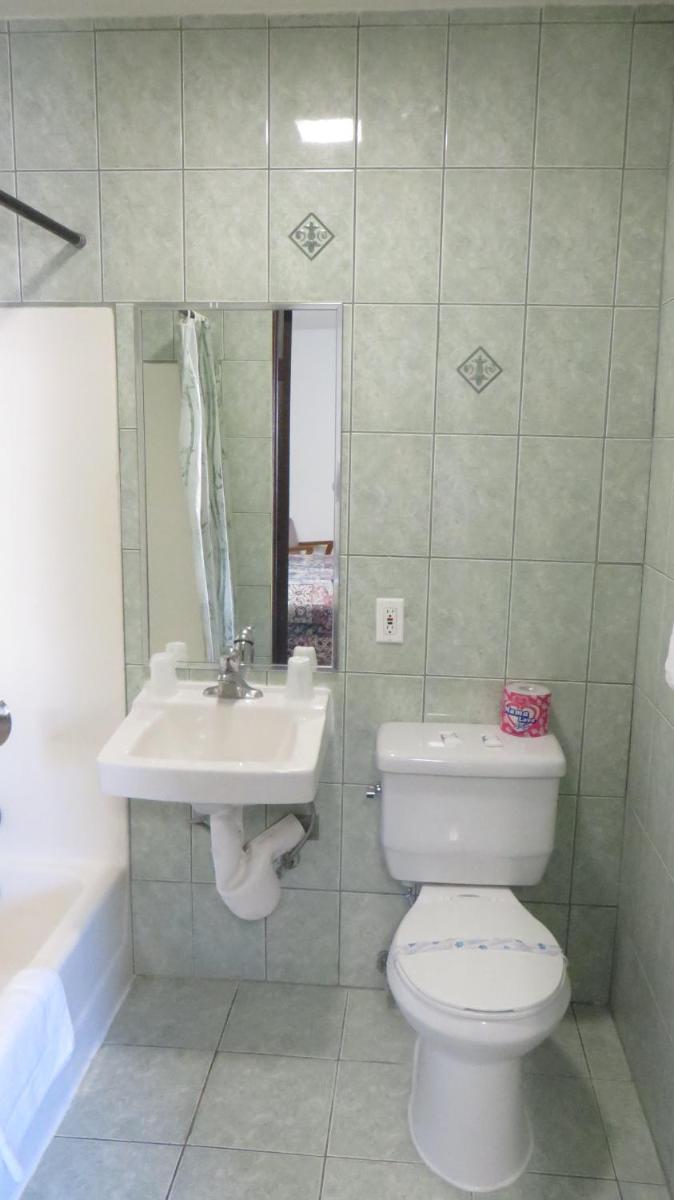 Eagle Rock Motel - image 7