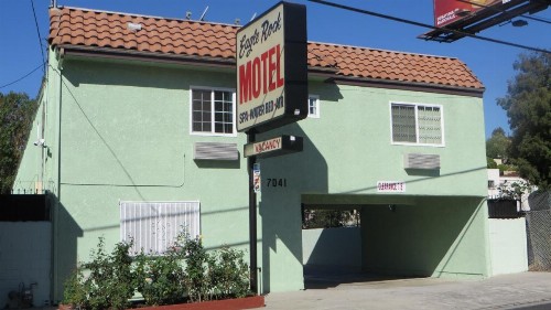 Eagle Rock Motel - image 8