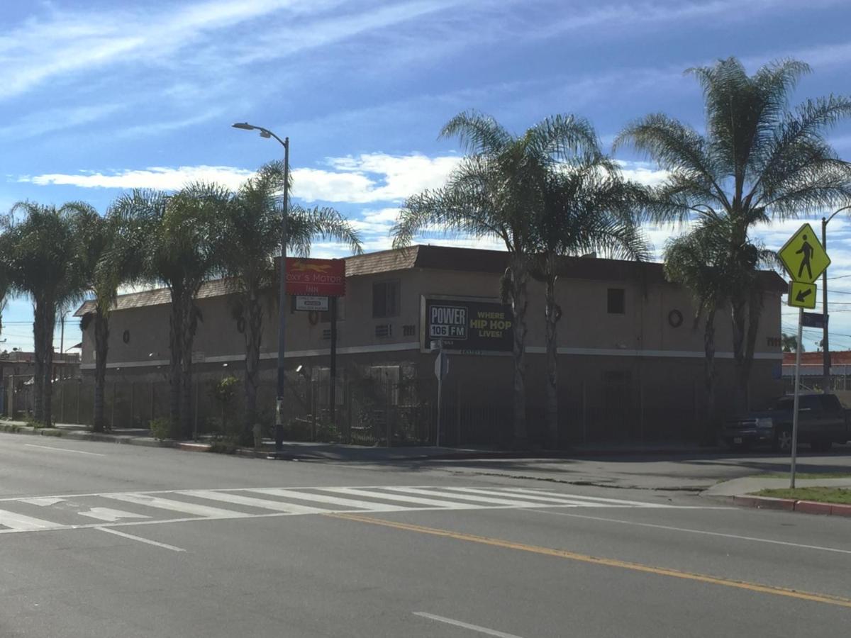 Foxy's Motor inn on Florence & Hoover St - image 7