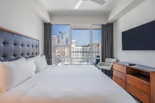 Level Los Angeles - Downtown South Olive - image 14