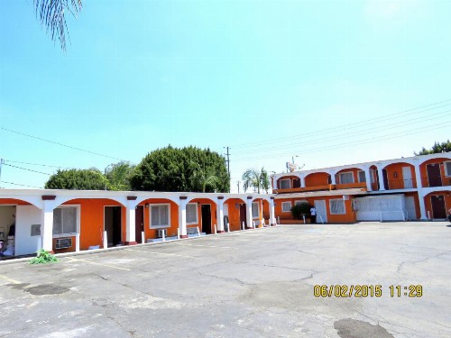 Central Inn Motel - image 21