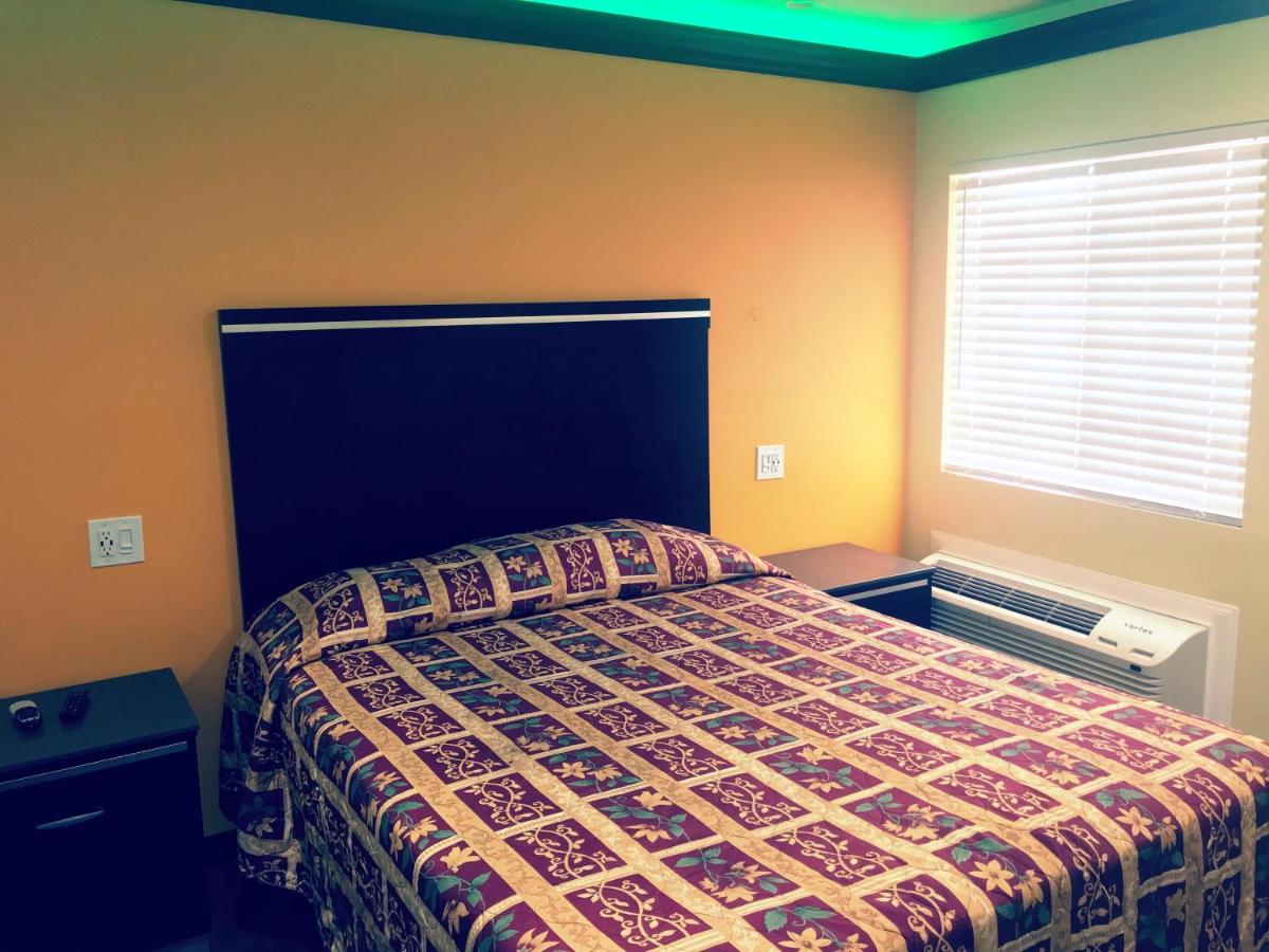Central Inn Motel - image 4