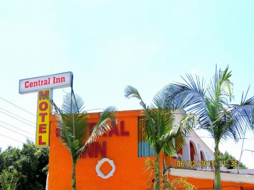 Central Inn Motel - image 6