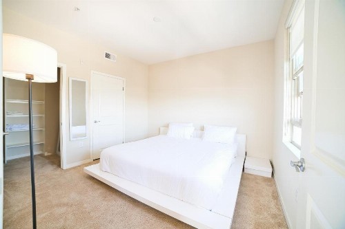 Central Apartment - image 2