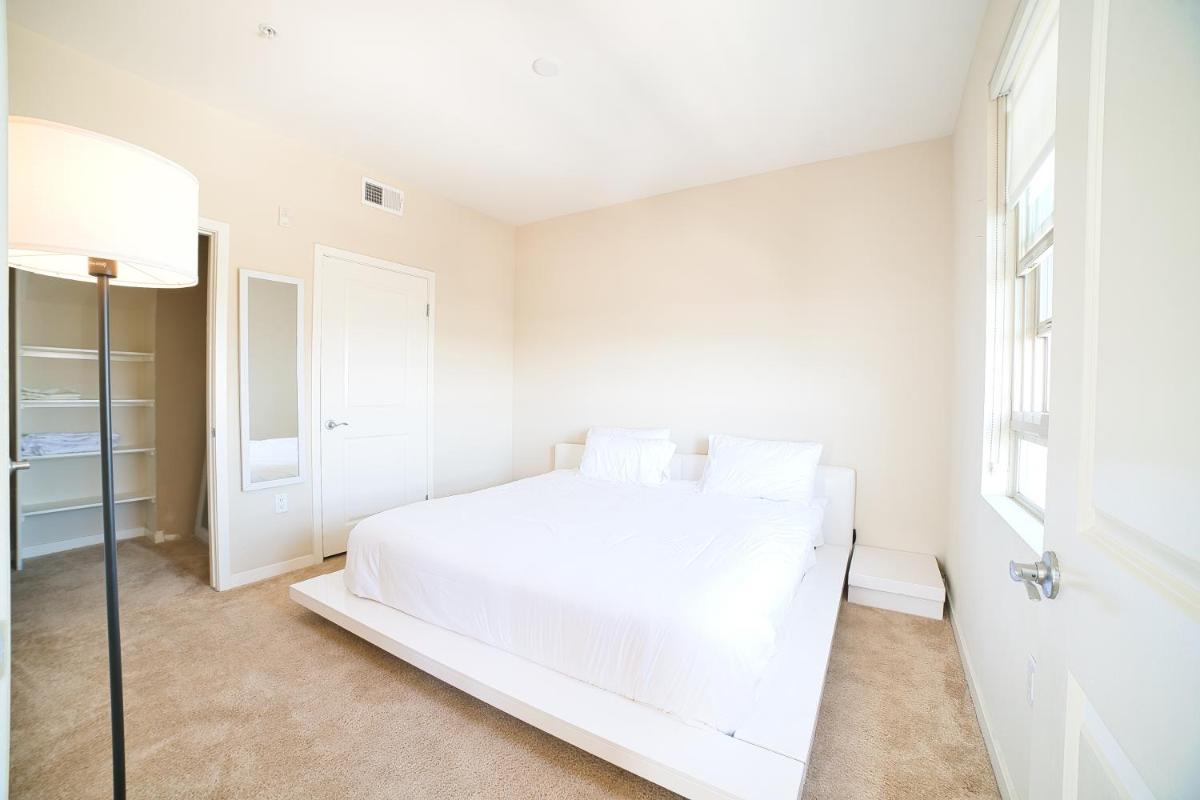 Central Apartment - image 2