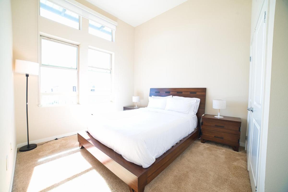 Central Apartment - image 3