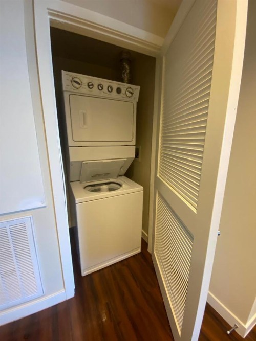Central Apartment - image 33