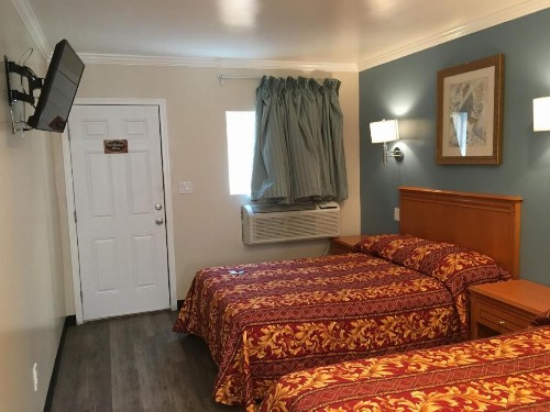 Lincoln Park Motel - image 20