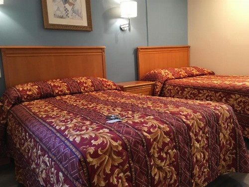 Lincoln Park Motel - image 21