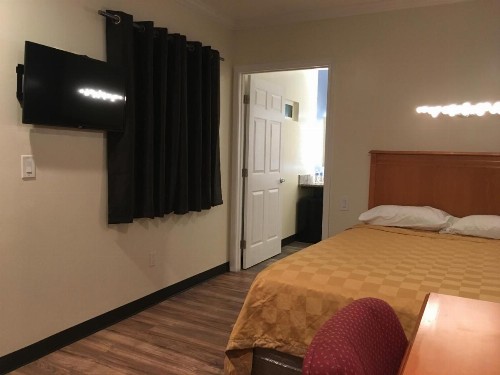 Lincoln Park Motel - image 22