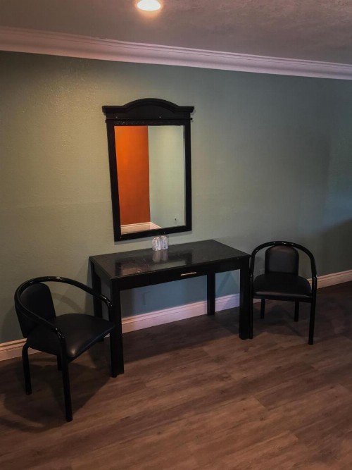 Highland Park Motel - image 5