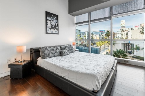 Hollywood Walk of Fame Furnished Apartments - image 11