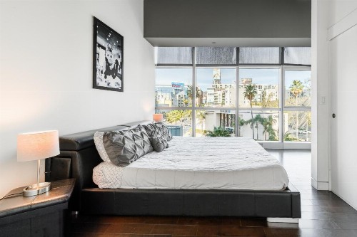 Hollywood Walk of Fame Furnished Apartments - image 5