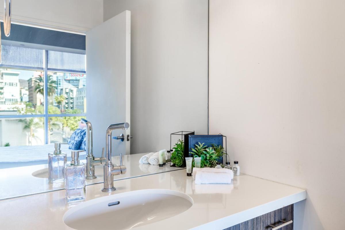 Hollywood Walk of Fame Furnished Apartments - image 6