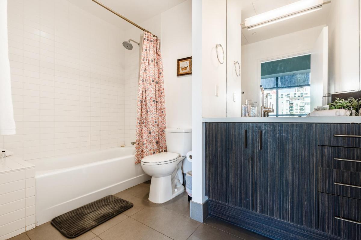 Hollywood Walk of Fame Furnished Apartments - image 7