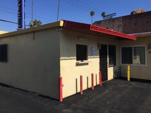 Park Motel - image 10