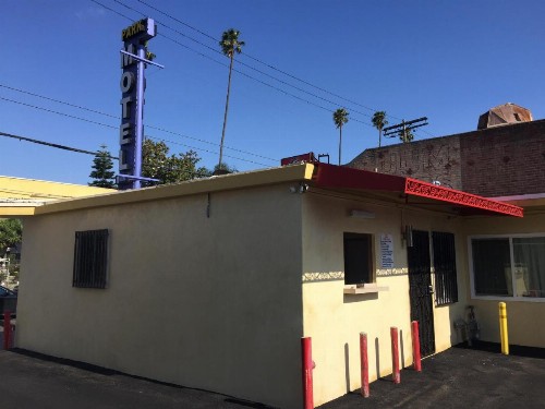 Park Motel - image 11