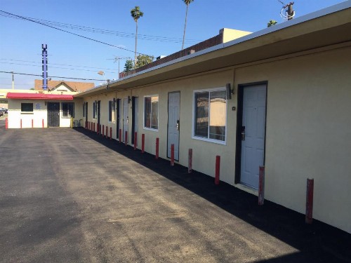 Park Motel - image 9