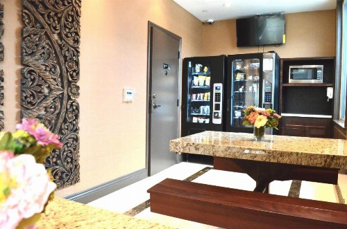 Tuscan Garden Inn - image 17