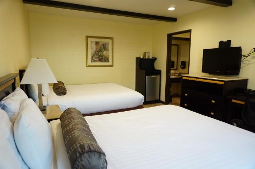 Tuscan Garden Inn - image 19