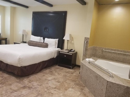 Tuscan Garden Inn - image 20