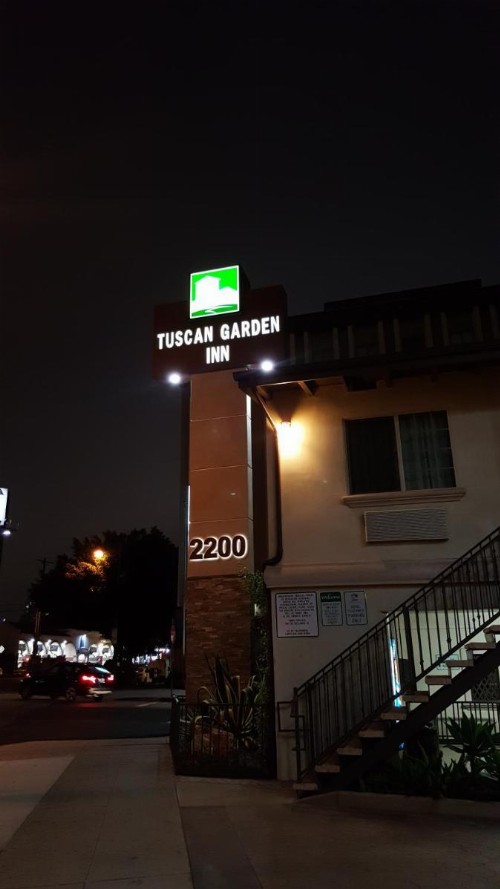 Tuscan Garden Inn - image 27