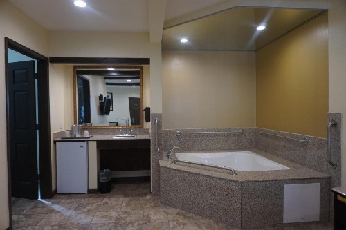 Tuscan Garden Inn - image 29