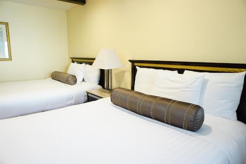 Tuscan Garden Inn - image 37