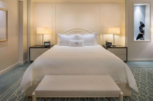 Waldorf Astoria Beverly Hills - image 9