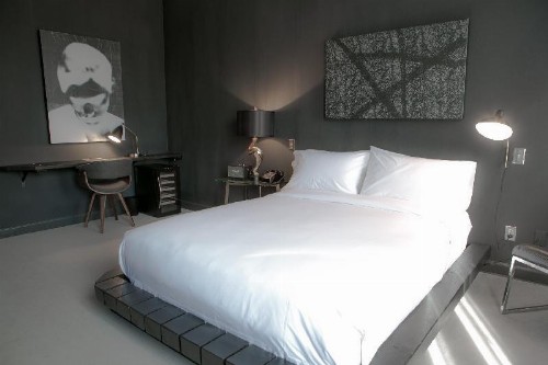 Tuck Hotel - image 10