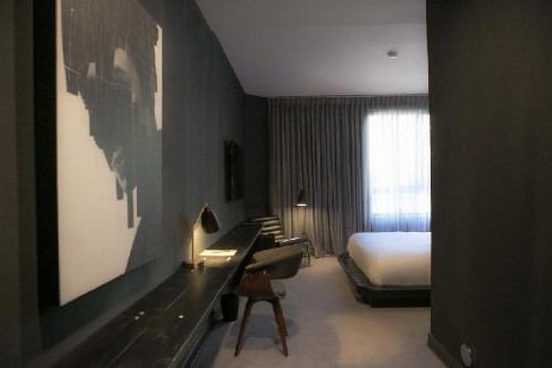 Tuck Hotel - image 11