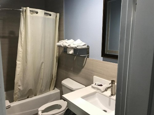 Empire Inn - image 10
