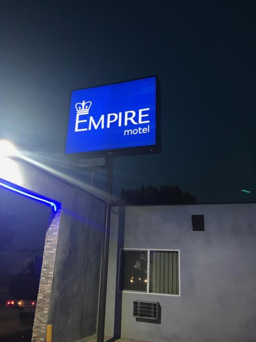 Empire Inn - image 12