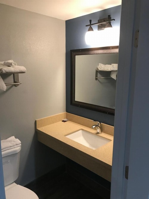 Empire Inn - image 17