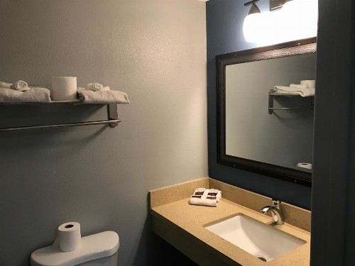 Empire Inn - image 3