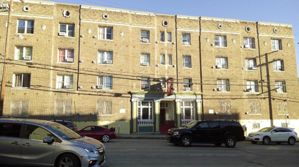 Stuart Hotel - image 3