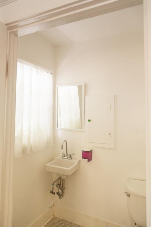Orange Drive Hostel - image 19