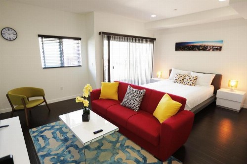 Downtown Cosmopolitan Residences - image 2