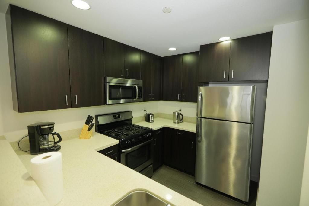 Downtown Cosmopolitan Residences - image 5