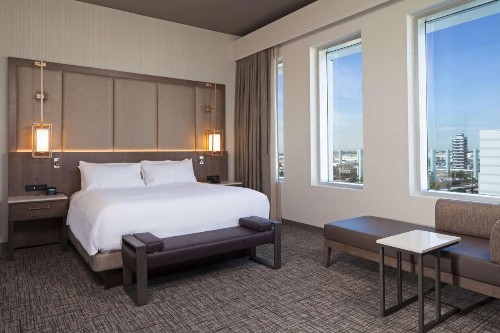 H Hotel Los Angeles Curio Collection By Hilton - image 15