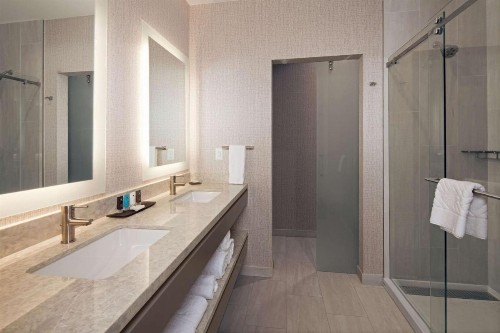 H Hotel Los Angeles Curio Collection By Hilton - image 28