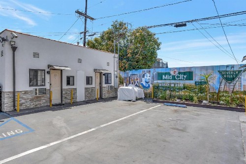 Mid City Inn - image 14