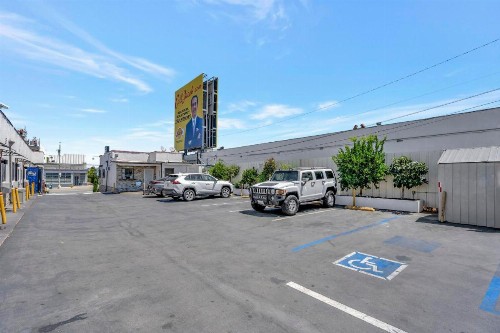 Mid City Inn - image 20