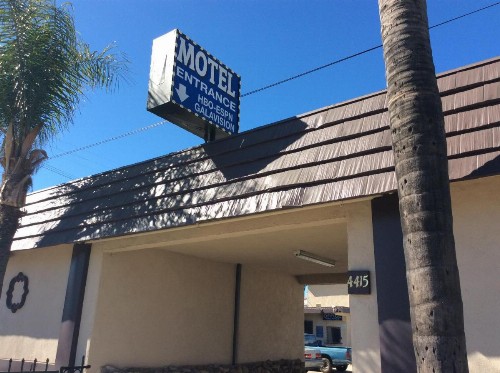 Stallion Motel - image 8