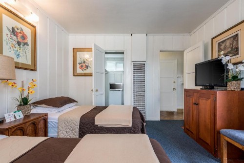 Wilshire Motel - image 20