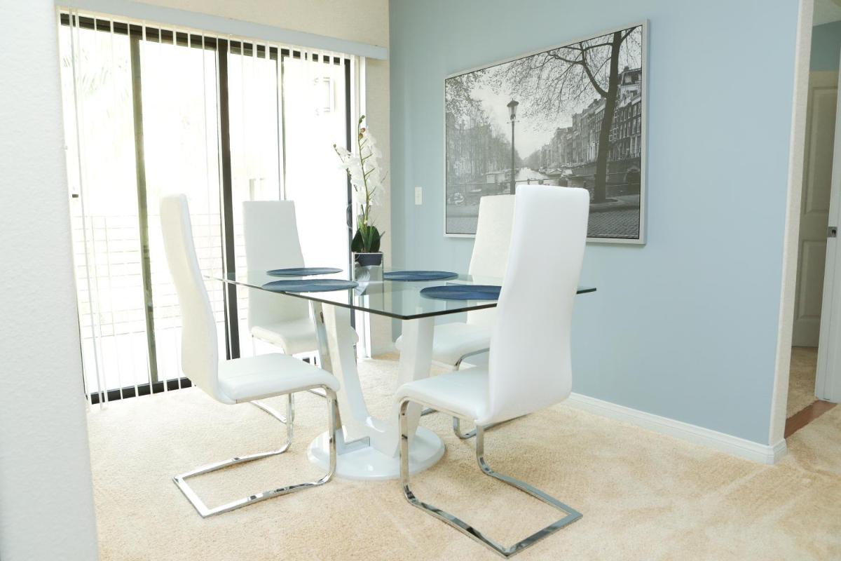 Amazing Apartments near the grove - image 3
