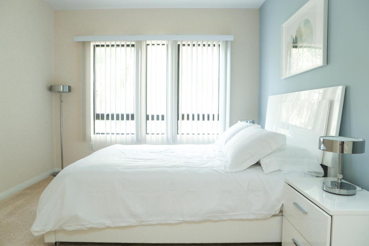 Amazing Apartments near the grove - image 4