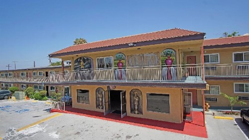 Los Angeles Inn & Suites LAX